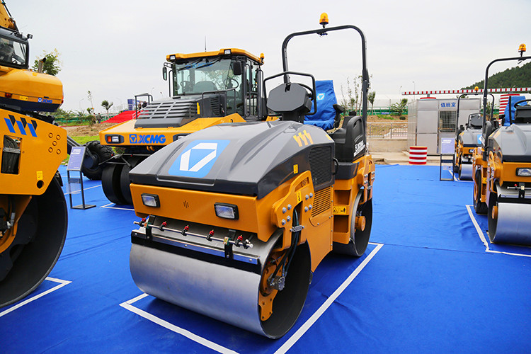 XCMG new 4 ton light vibratory roller XMR403S double drum asphalt compactor machinery for sale